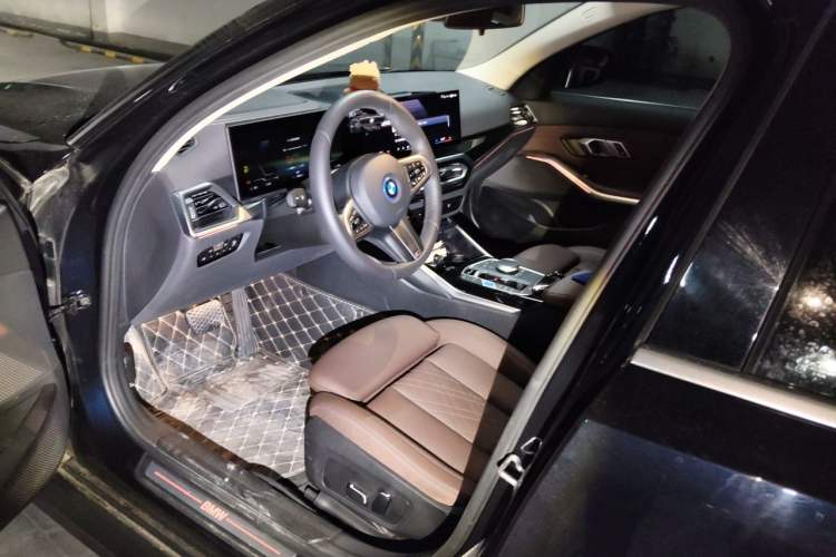 Used BMW i3 2024 eDrive 35 L Left Front Seat