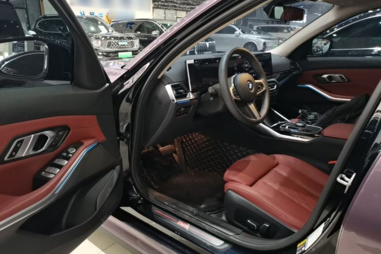 Used BMW i3 2024 eDrive 35 L Driver Seat