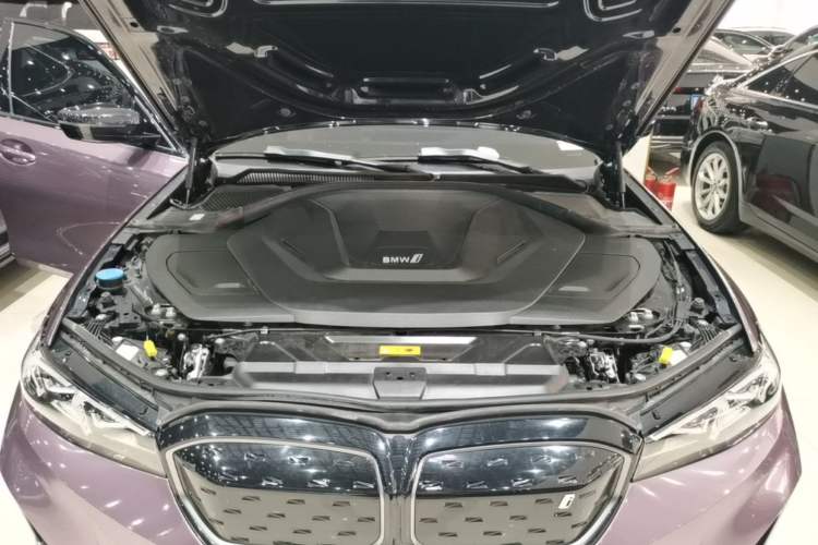 Used BMW i3 2024 eDrive 35 L Engine Bay