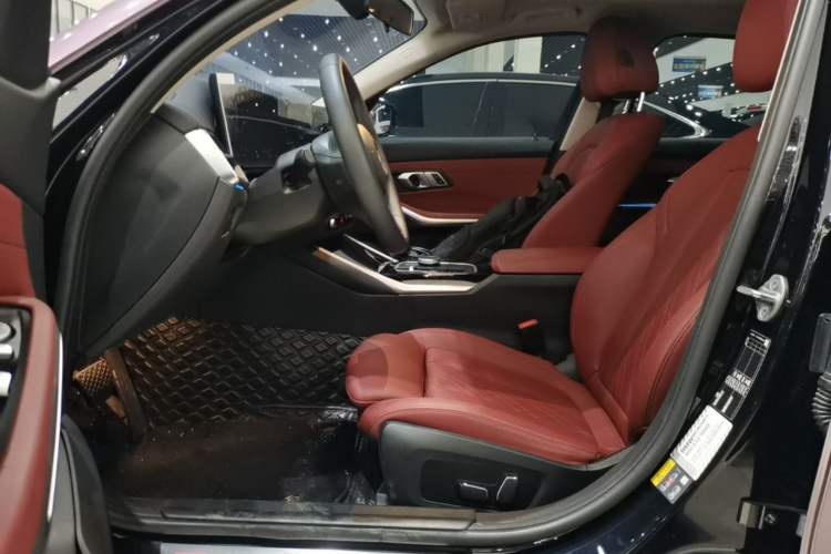Used BMW i3 2024 eDrive 35 L Left Front Seat