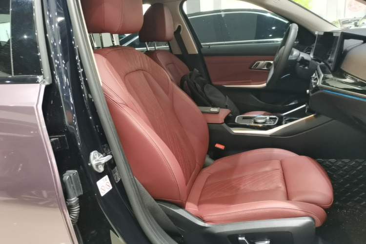 Used BMW i3 2024 eDrive 35 L Right Front Seat