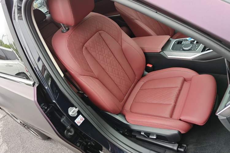 Used BMW i3 2024 eDrive 40 L Midnight Sports Package Right Front Seat