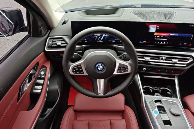 Used BMW i3 2024 eDrive 40 L Midnight Sports Package Steering Wheel