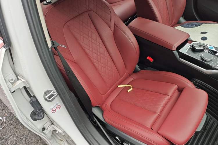 Used BMW i3 2024 eDrive 35 L Right Front Seat