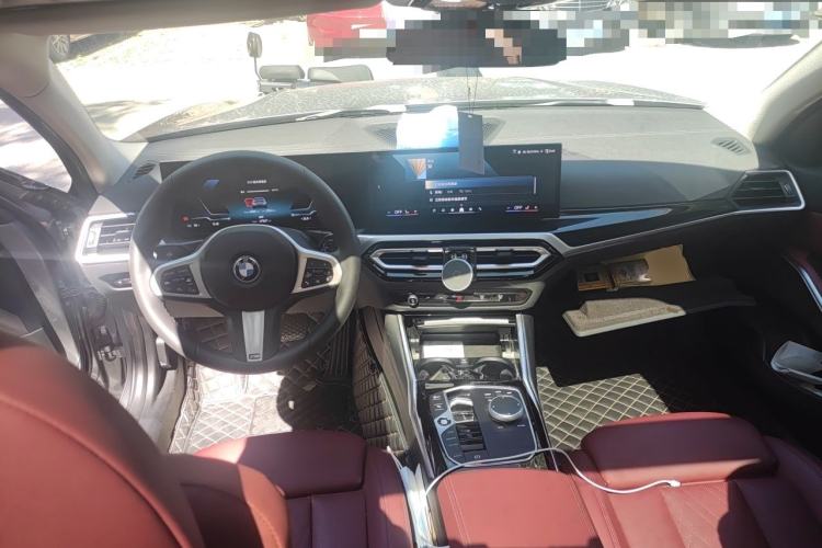 Used BMW i3 2024 eDrive 35 L Center Console