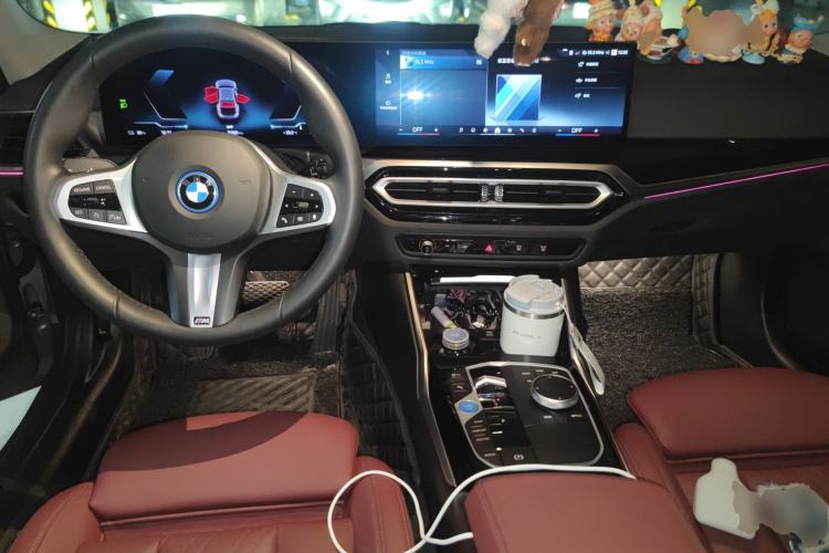 Used BMW i3 2024 eDrive 35 L Center Console