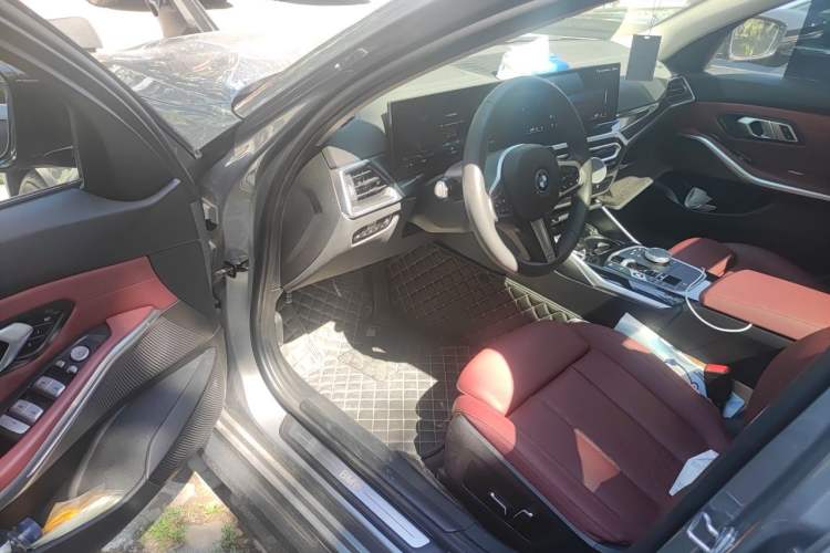 Used BMW i3 2024 eDrive 35 L Driver Seat