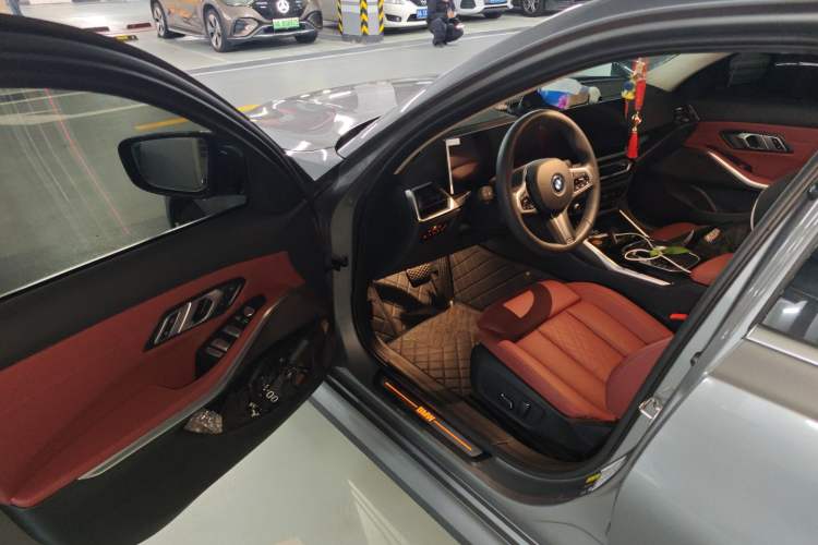 Used BMW i3 2024 eDrive 35 L Driver Seat