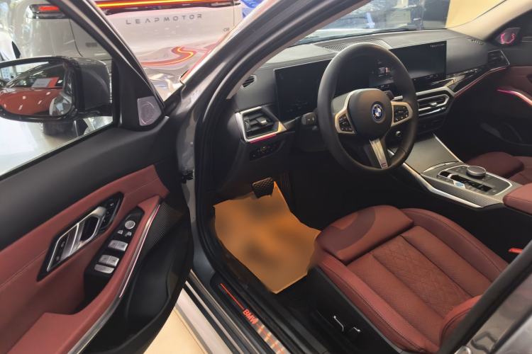 Used BMW i3 2024 eDrive 35 L Driver Seat