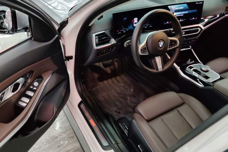 Used BMW i3 2024 eDrive 35 L Driver Seat