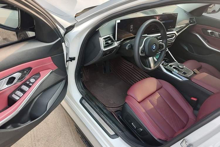 Used BMW i3 2024 eDrive 35 L Driver Seat