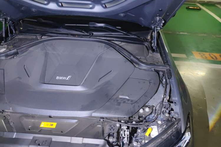Used BMW i3 2024 eDrive 35 L Engine Bay Left