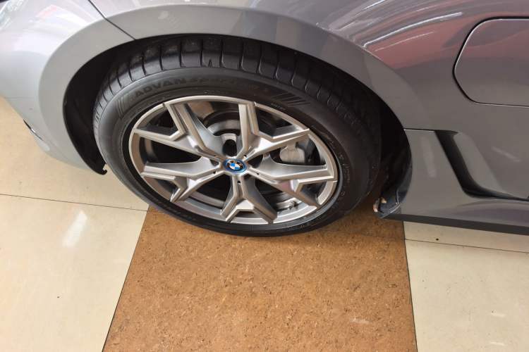 Used BMW i3 2024 eDrive 35 L Left Front Wheel Hub