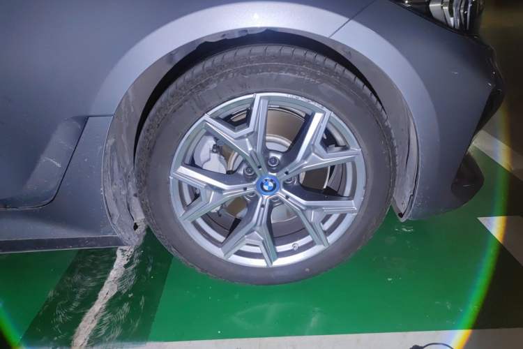 Used BMW i3 2024 eDrive 35 L Right Front Wheel Hub