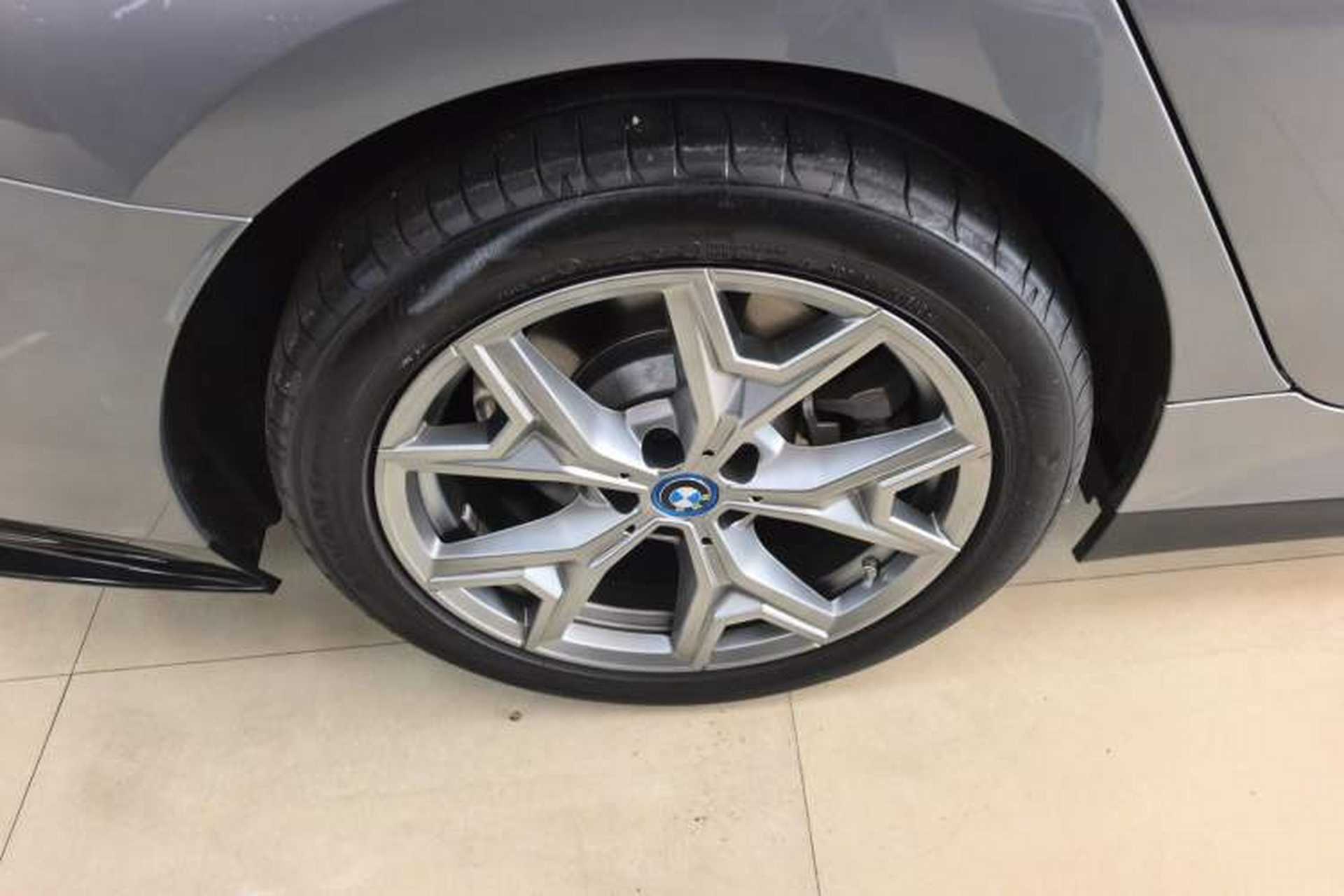 Used BMW i3 2024 eDrive 35 L Right Rear Wheel Hub