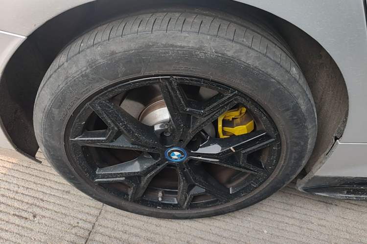 Used BMW i3 2024 eDrive 35 L Right Rear Wheel Hub