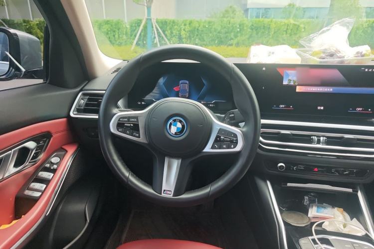 Used BMW i3 2024 eDrive 40 L Midnight Edition Steering Wheel