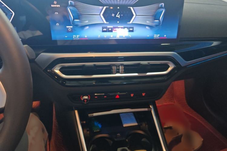 Used BMW i3 2024 eDrive 40 L Midnight Edition Audio And AC Panel