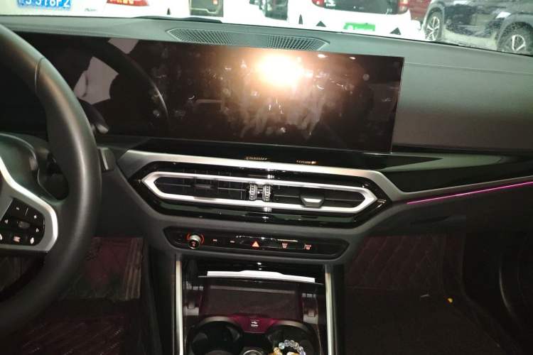 Used BMW i3 2024 eDrive 35 L Audio And AC Panel