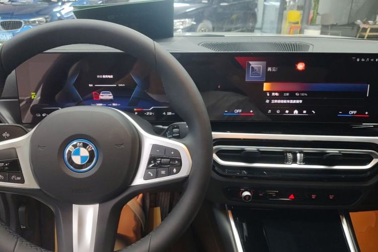 Used BMW i3 2024 eDrive 35 L Center Console