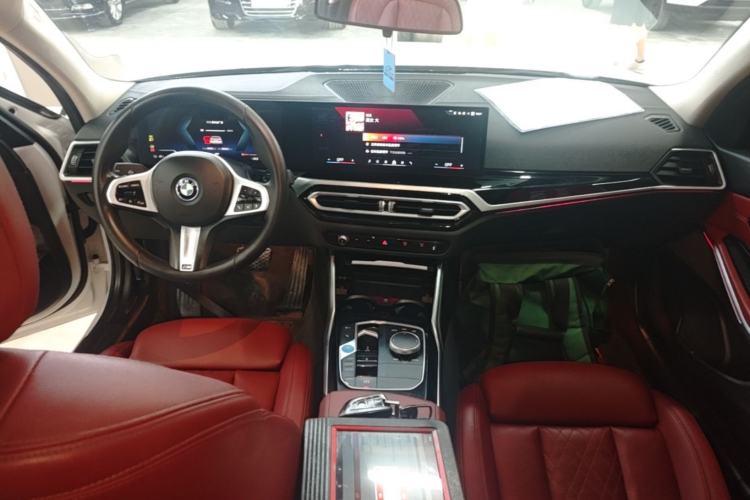 Used BMW i3 2024 eDrive 35 L Center Console