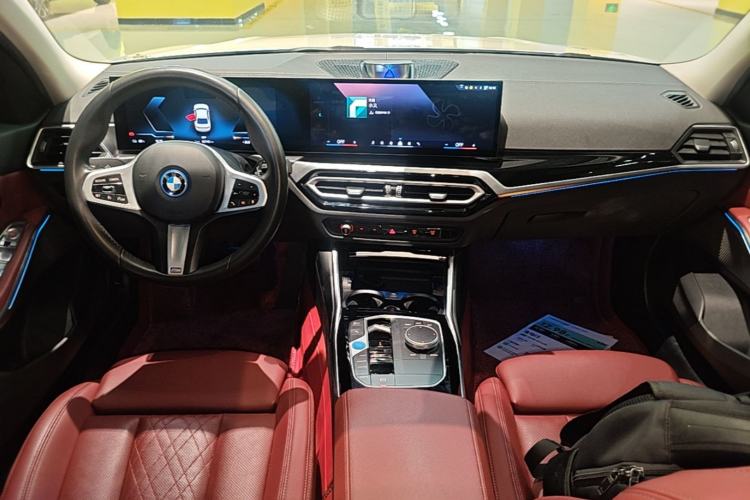 Used BMW i3 2024 eDrive 35 L Center Console
