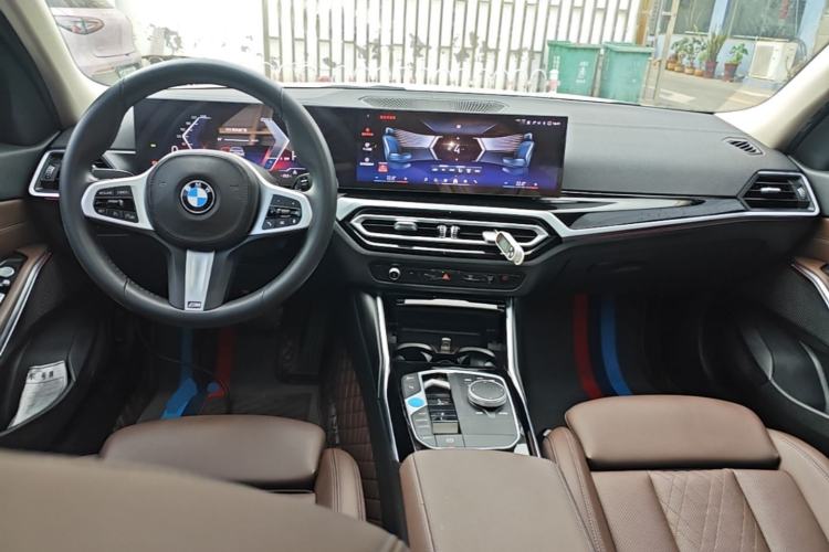 Used BMW i3 2024 eDrive 35 L Center Console