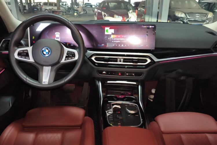 Used BMW i3 2024 eDrive 35 L Center Console