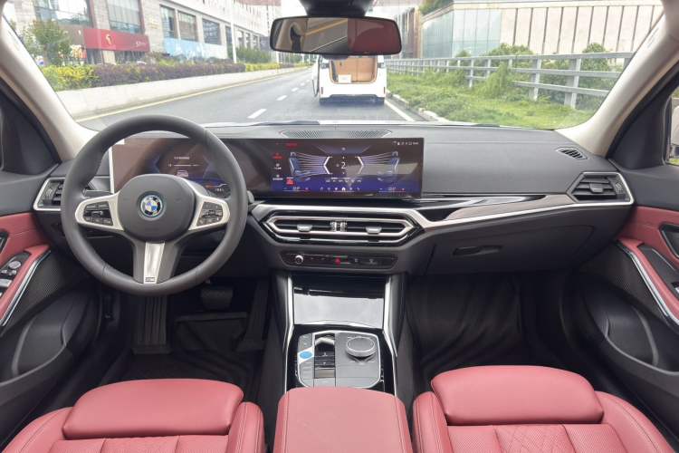 Used BMW i3 2024 eDrive 35 L Center Console