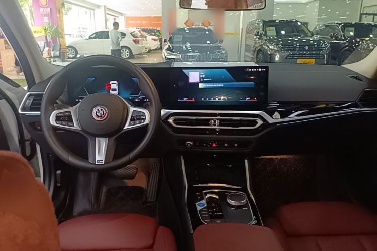 Used BMW i3 2024 eDrive 35 L Center Console
