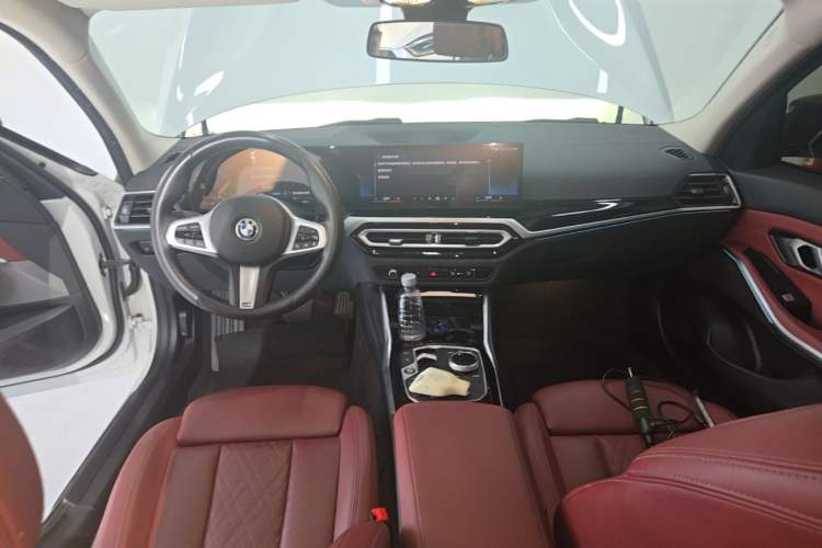 Used BMW i3 2024 eDrive 35 L Center Console