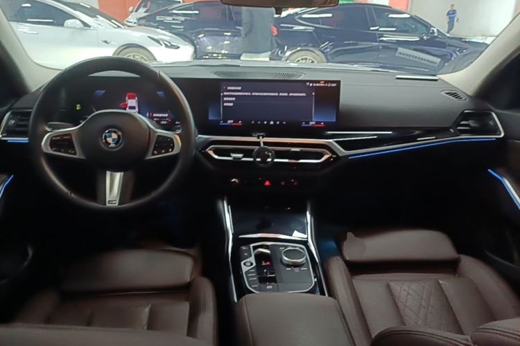 Used BMW i3 2024 eDrive 35 L Center Console