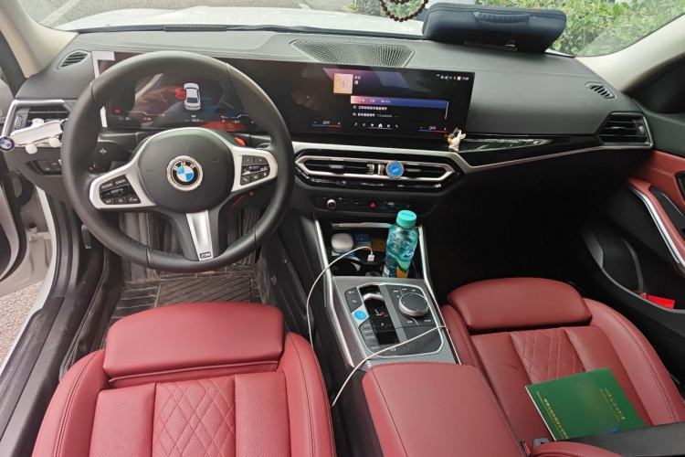 Used BMW i3 2024 eDrive 40 L Midnight Edition Center Console