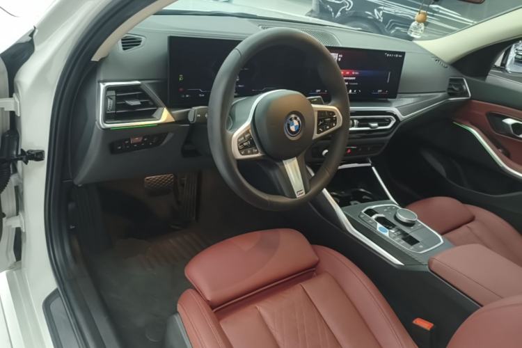 Used BMW i3 2024 eDrive 35 L Center Console