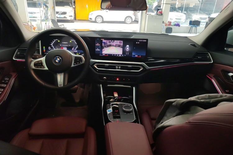 Used BMW i3 2024 eDrive 35 L Center Console