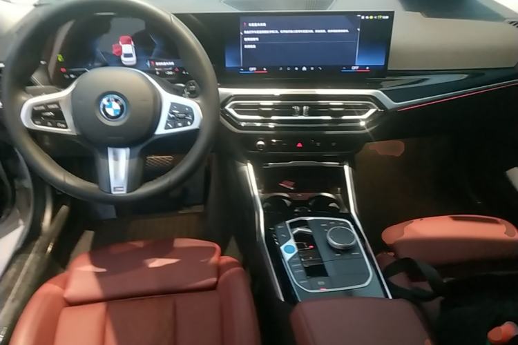Used BMW i3 2024 eDrive 35 L Center Console
