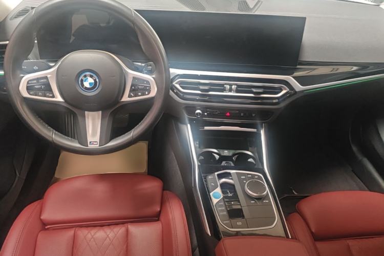 Used BMW i3 2024 eDrive 35 L Center Console