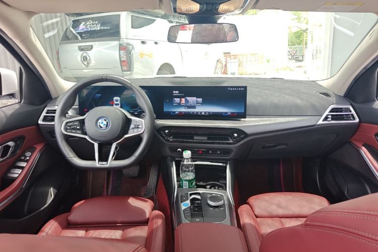 Used BMW i3 2024 eDrive 35 L Center Console