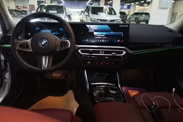 Used BMW i3 2024 eDrive 35 L Center Console