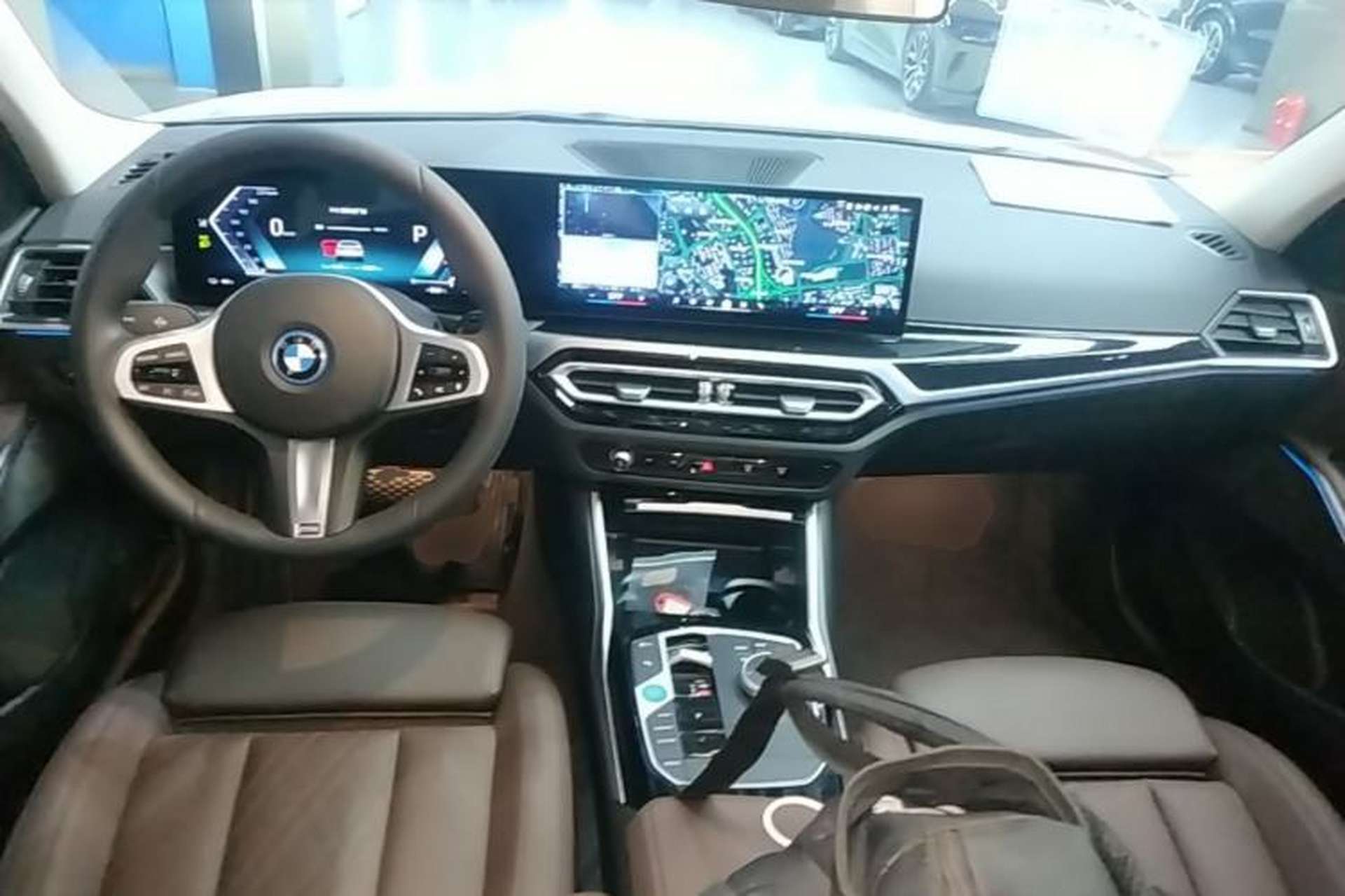 Used BMW i3 2024 eDrive 35 L Center Console