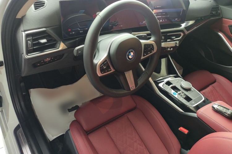 Used BMW i3 2024 eDrive 35 L Center Console