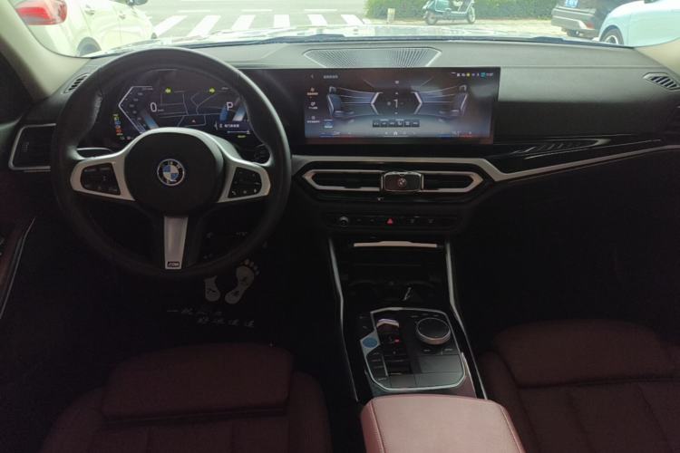 Used BMW i3 2024 eDrive 35 L Center Console