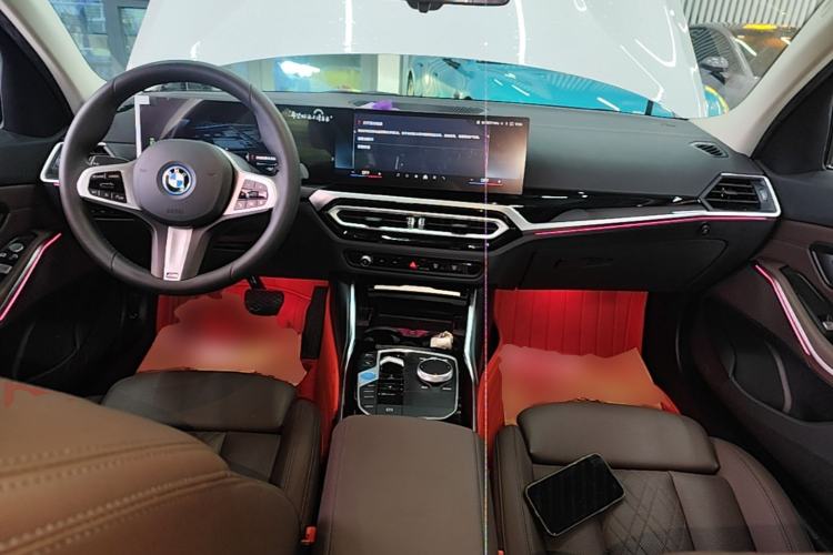 Used BMW i3 2024 eDrive 35 L Center Console