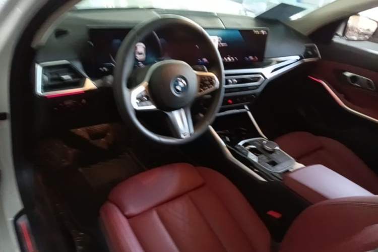 Used BMW i3 2024 eDrive 35 L Center Console
