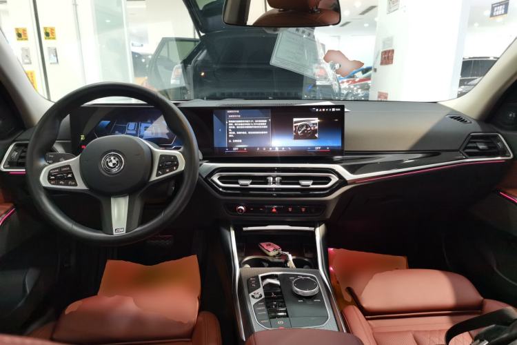 Used BMW i3 2024 eDrive 40 L Midnight Sports Package Center Console