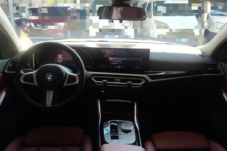 Used BMW i3 2024 eDrive 35 L Center Console