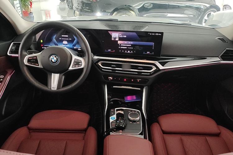 Used BMW i3 2024 eDrive 35 L Center Console