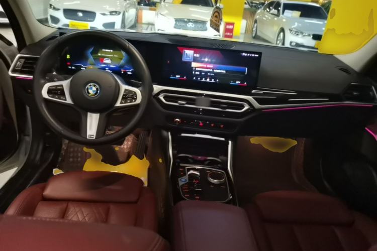 Used BMW i3 2024 eDrive 35 L Center Console