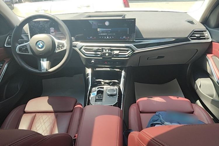 Used BMW i3 2024 eDrive 35 L Center Console