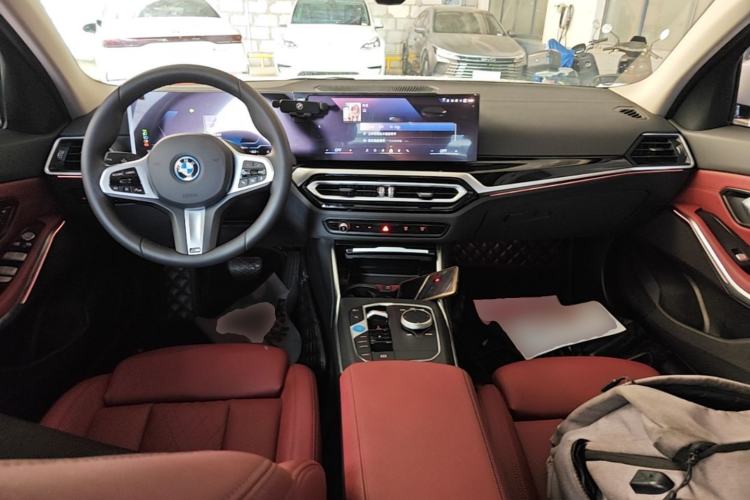 Used BMW i3 2024 eDrive 35 L Center Console